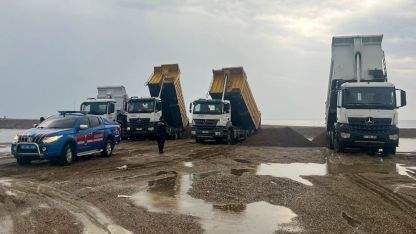 Doğayı tahrip eden kum hırsızları yakalandı: Tahribat dron kamerasında