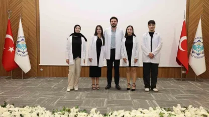 ALKÜ’lü Diş Hekimliği Fakültesi öğrencileri beyaz önlüklerini giydi