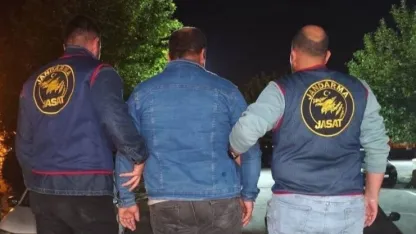 Sınava düzenekle girdi yakalandı