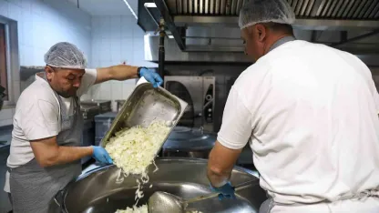 Alanya Aşevi’nden 209 haneye günlük 600 öğün sıcak yemek