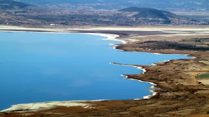 55 yılda 21,3 metre çekilen Burdur Gölü havadan görüntülendi