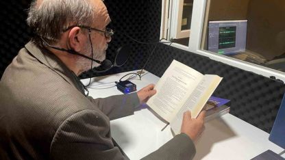 Muratpaşa’da yazar ve şairler gönüllü okuyucu oldu