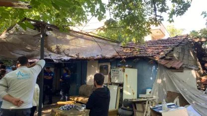 Aksu'da imar yolu üzerine yapılan kaçak yapı yıkıldı