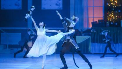 Antalya Devlet Opera ve Balesi "Fındıkkıran" balesini sahneledi