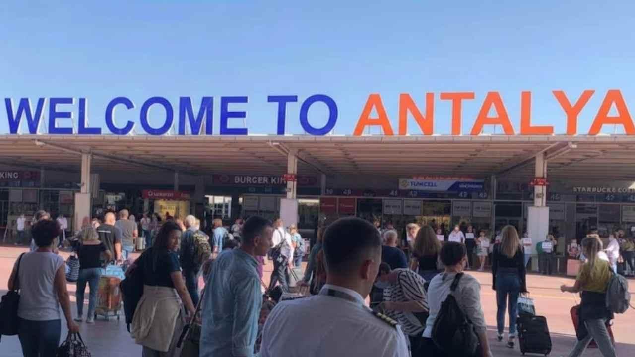Antalya turizmde tarih yazdı! Ekim ayında yeni rekor geldi