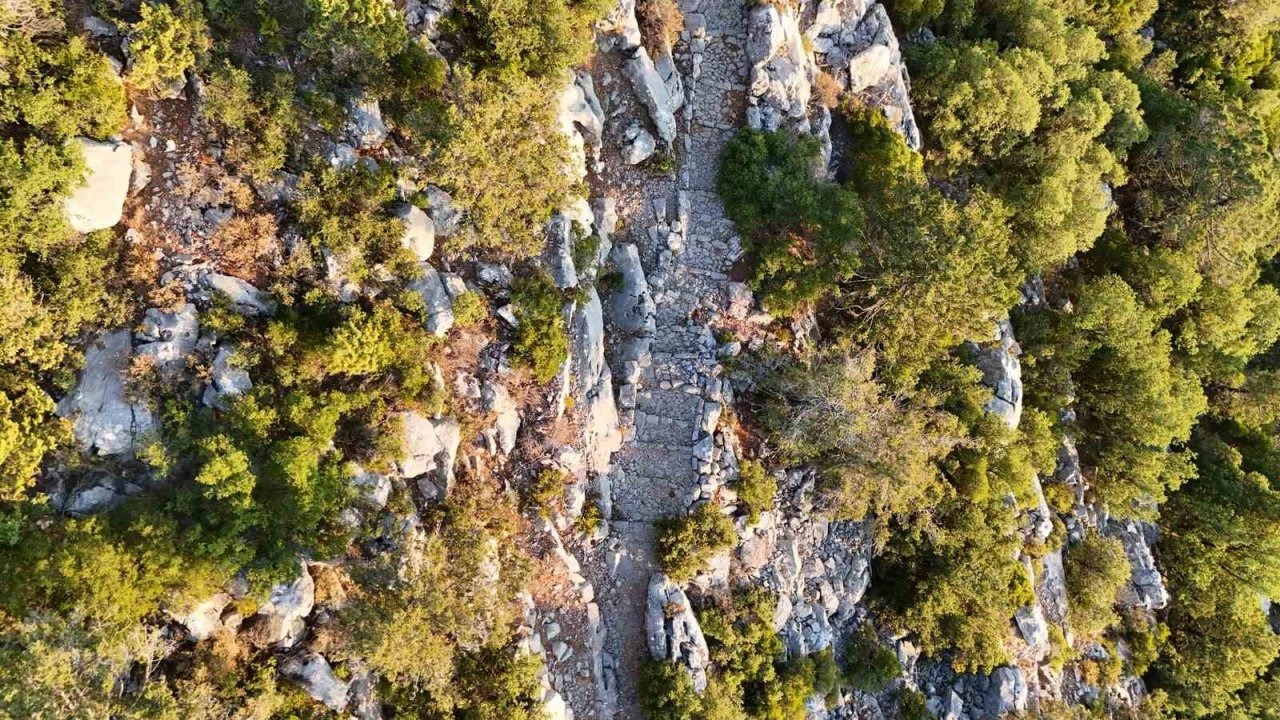 Antalya’da 3 bin 650 metrelik tarihi Kervan Yolu rotası dron ile görüntülendi