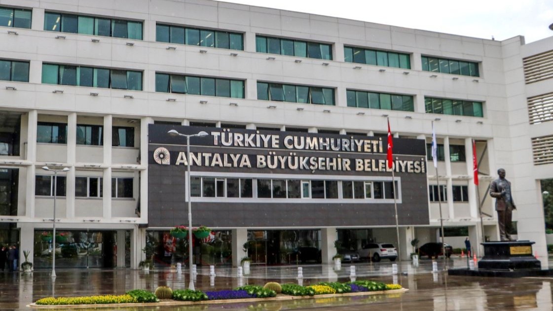 Antalya&#039;da 8&#039;inci dalga operasyonunda 2 tutuklama