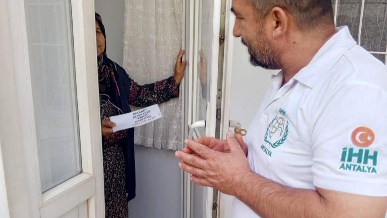 Antalya’da dayanışma büyüyor! İHH’dan onlarca haneye yardım desteği