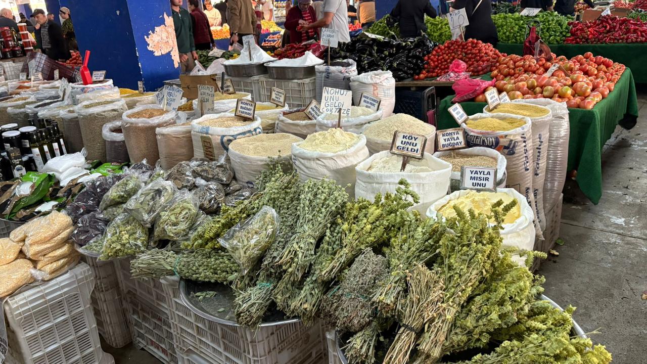 Antalya’da doğal adaçayı ve bala büyük ilgi!