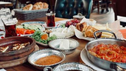 Antalya'da kafe ve restoranlarda yeni dönem! Ek ücretler kalkıyor