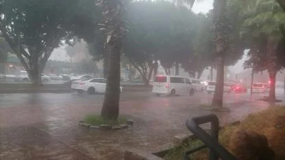 Antalya’da kuvvetli yağış etkili oldu