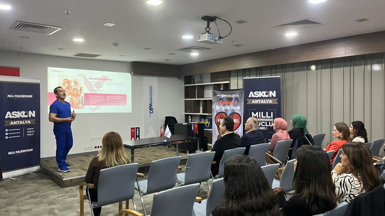 Antalya&#039;da &quot;Meme Kanseri&quot; farkındalık etkinliği düzenlendi