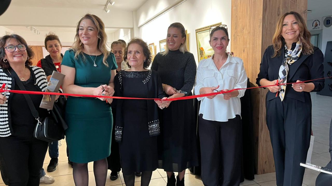 Antalya&#039;da ressam Nadire Akarsu&#039;nun kişisel resim sergisi açıldı