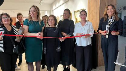 Antalya'da ressam Nadire Akarsu'nun kişisel resim sergisi açıldı