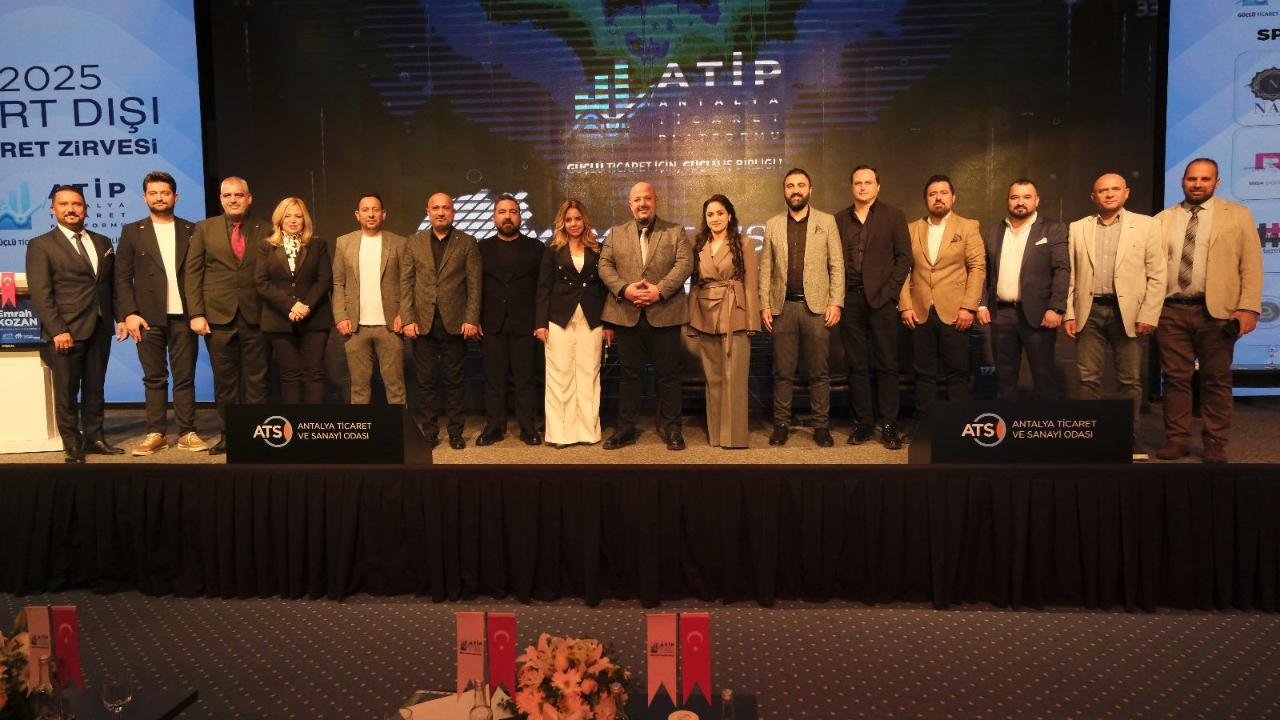 Antalya&#039;da &quot;Yurtdışı Ticaret Zirvesi&quot; düzenlendi