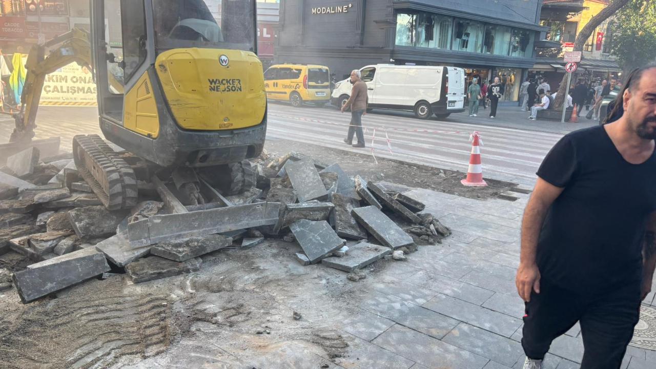 Antalya’nın en işlek caddesinde önlemsiz altyapı çalışması