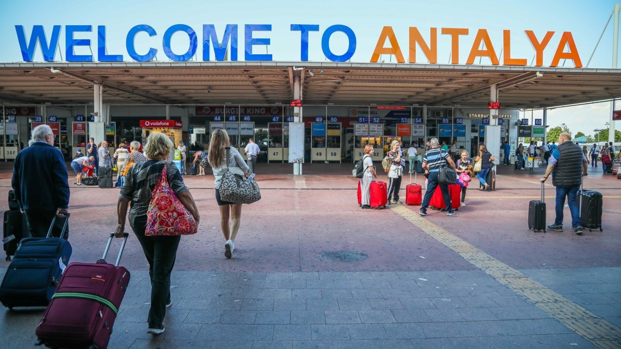 Antalya&#039;ya tatile gelen İngiliz ve Polonyalı turist sayısı arttı