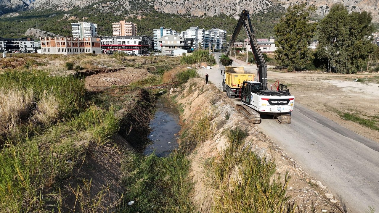 ASAT&#039;tan taşkın riskine karşı temizlik seferberliği