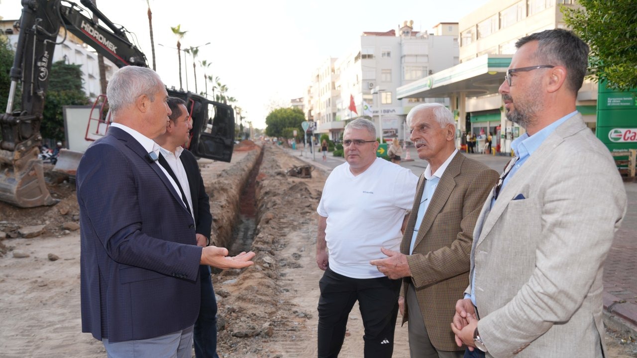 Atatürk Caddesi&#039;nde tarihi dönüşüm