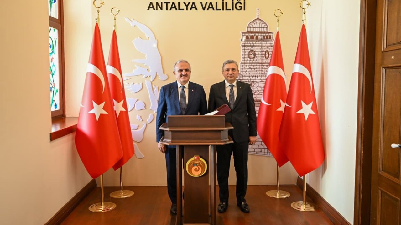 Bakan Yardımcısı Karaloğlu, Antalya Valiliği’ni ziyaret etti