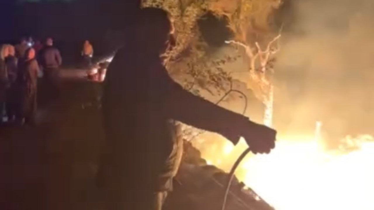 Barakayı kül eden yangın seralara ulaşmadan söndürüldü