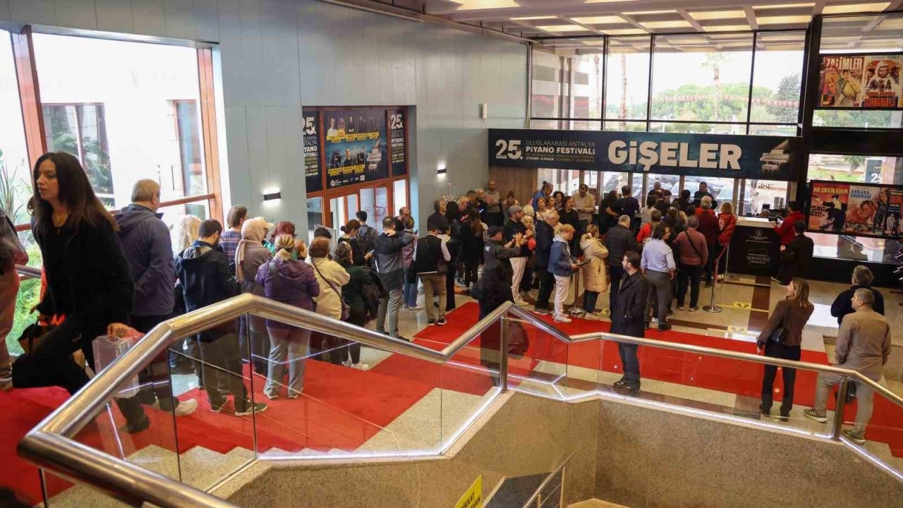 Bilet kuyrukları oluştu: Antalya Piyano Festivali’ne yoğun talep