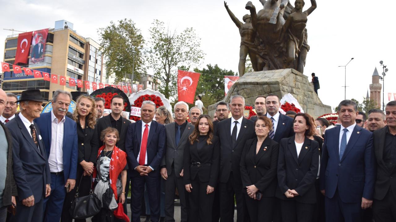 CHP Antalya İl Örgütü Ata’yı andı