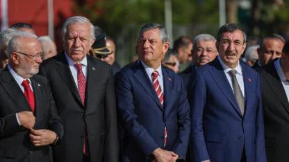 CHP Genel Başkanı Özel, KKTC'de düzenlenen törenlere katıldı