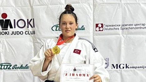 Efsa Ceylin Göl&#039;den altın madalya