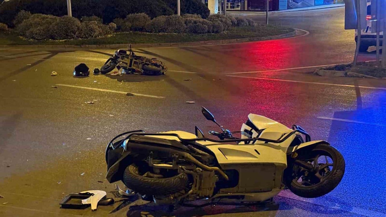 Gazipaşa’da motosiklet ve elektrikli motosiklet çarpıştı: 4 yaralı