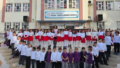 Hanım Ömer Çağıran İlkokulu’nda 24 Kasım Öğretmenler Günü coşkuyla kutlandı
