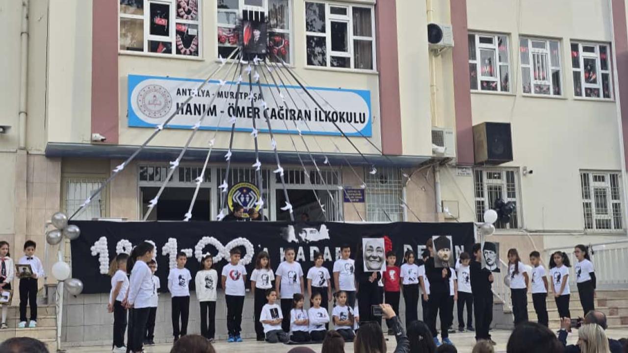 Hanım Ömer Çağıran İlkokulu’nda, Atatürk’e özlem dolu anma!