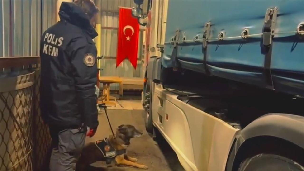 Mersin ve Erzurum’daki operasyonlarda 447,5 kilogram uyuşturucu ele geçirildi