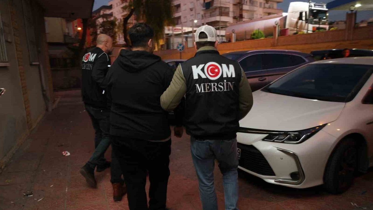 Mersin’deki rüşvet operasyonunda 6’sı gümrük memuru 11 kişi tutuklandı