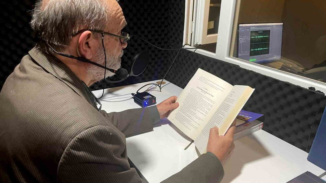 Muratpaşa’da yazar ve şairler gönüllü okuyucu oldu