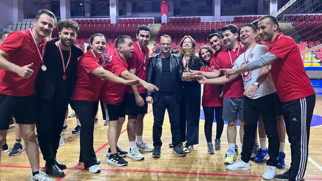 Öğretmenler Günü Voleybol Turnuvası sona erdi