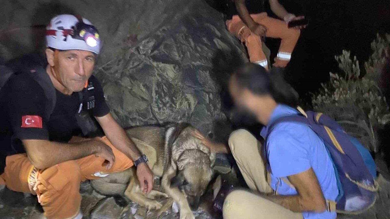 Ormalık alanda mahsur kalan vatandaş 4 saatlik çalışma sonunda kurtarıldı