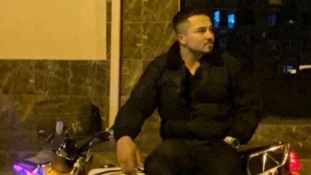 Otomobille çarpışan motosikletin 22 yaşındaki sürücüsü hastanede yaşamını yitirdi