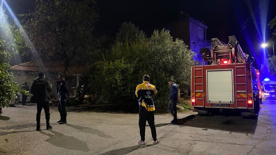 Serik’te korkutan ev yangını