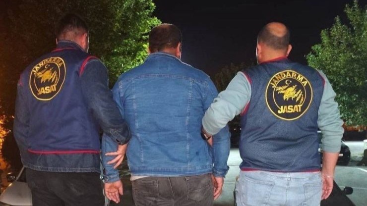 Sınava düzenekle girdi yakalandı