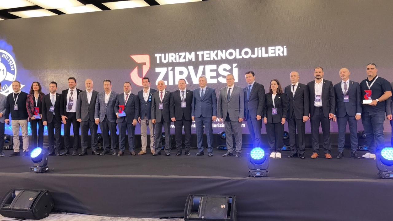 Teknoloji turizmi şekillendiriyor! Antalya’daki zirvede kritik mesajlar
