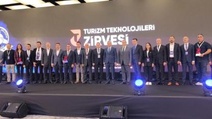 Teknoloji turizmi şekillendiriyor! Antalya’daki zirvede kritik mesajlar