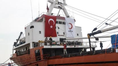Türk Kızılayın Gazze için hazırladığı 18. "İyilik Gemisi" Mersin Limanı'ndan uğurlandı