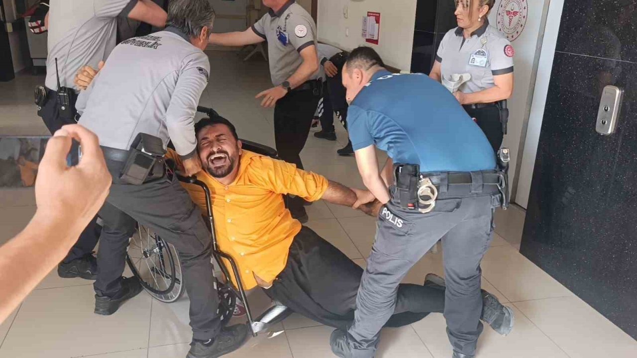 Yangın tahliyesinde hasta ve yakını rolündeki hastane çalışanlarından ’Oscar’lık performans