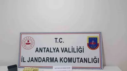 Antalya’da mahalle muhtarı kumar oynatırken yakalandı