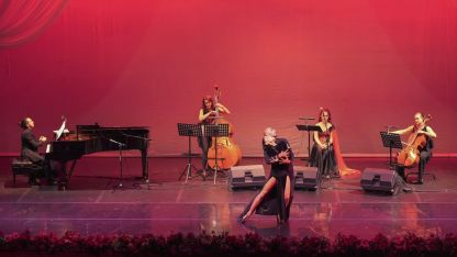 Antalya'da tutkunun dansı