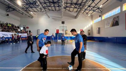 3 Aralık Dünya Farkındalık Günü Gazipaşa’da özel öğrencilerin katılımıyla kutlandı