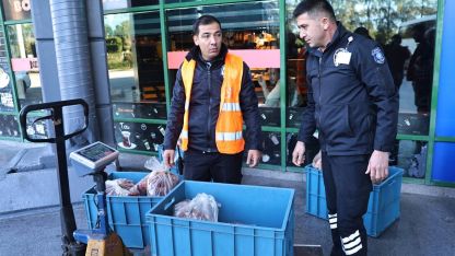 Otogarda usulsüz taşınan 270 kilo ete el konuldu