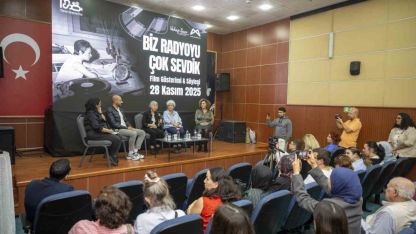 Mersin’de kadın radyocuların hikayesine ışık tutan belgesel gösterimi