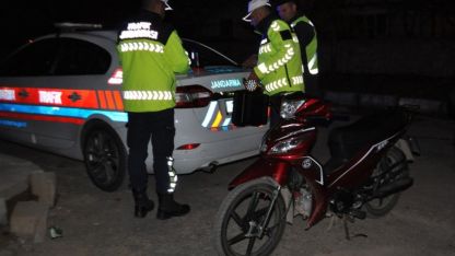 Yalvaç’ta 456 kişi ve 206 araç denetlendi, 4 araç trafikten men edildi